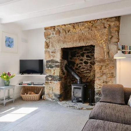 Finest Retreats - Coral * Porthleven