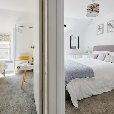 Finest Retreats - Coral * Porthleven